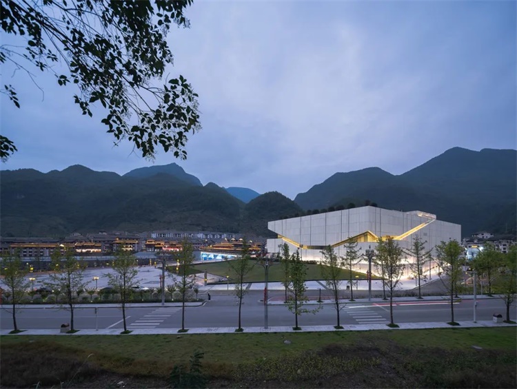 达州巴山大峡谷梦回巴国剧场 | biad -- 建筑畅言网